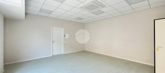 Офис с 2 комнатами в Брешиа, Италия № 303487 10