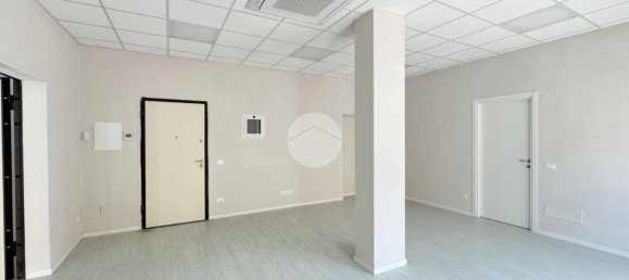 Офис с 2 комнатами в Брешиа, Италия № 303487 7