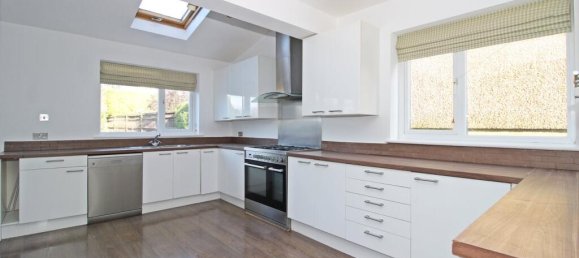 3 bedrooms House in Park Langley, United Kingdom No. 1128 9