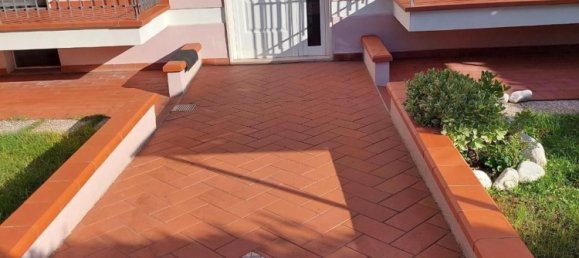 5 bedrooms Apartment in Fucecchio, Italy No. 338086 3