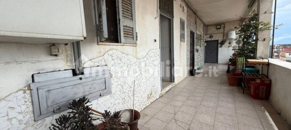 2 Schlafzimmer Wohnung in Naples, Italy, Nr. 333002 3