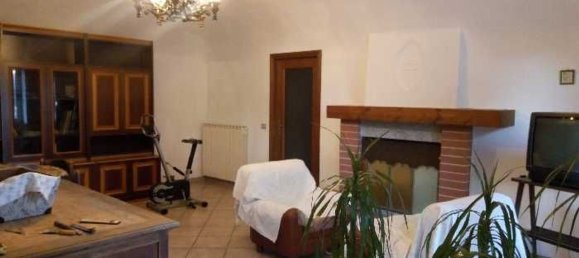 8 rooms House in Motta de' Conti, Italy No. 131196 5