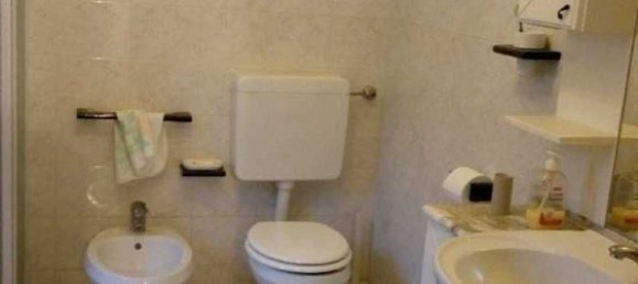 8 rooms House in Motta de' Conti, Italy No. 131196 3