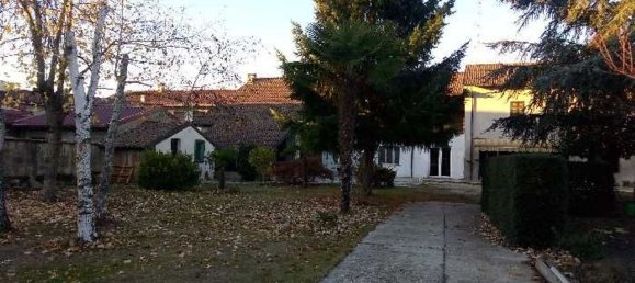 8 rooms House in Motta de' Conti, Italy No. 131196 7