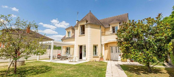 Casa de 5 dormitorios en Boissy-Saint-Leger, France No. 320072 4