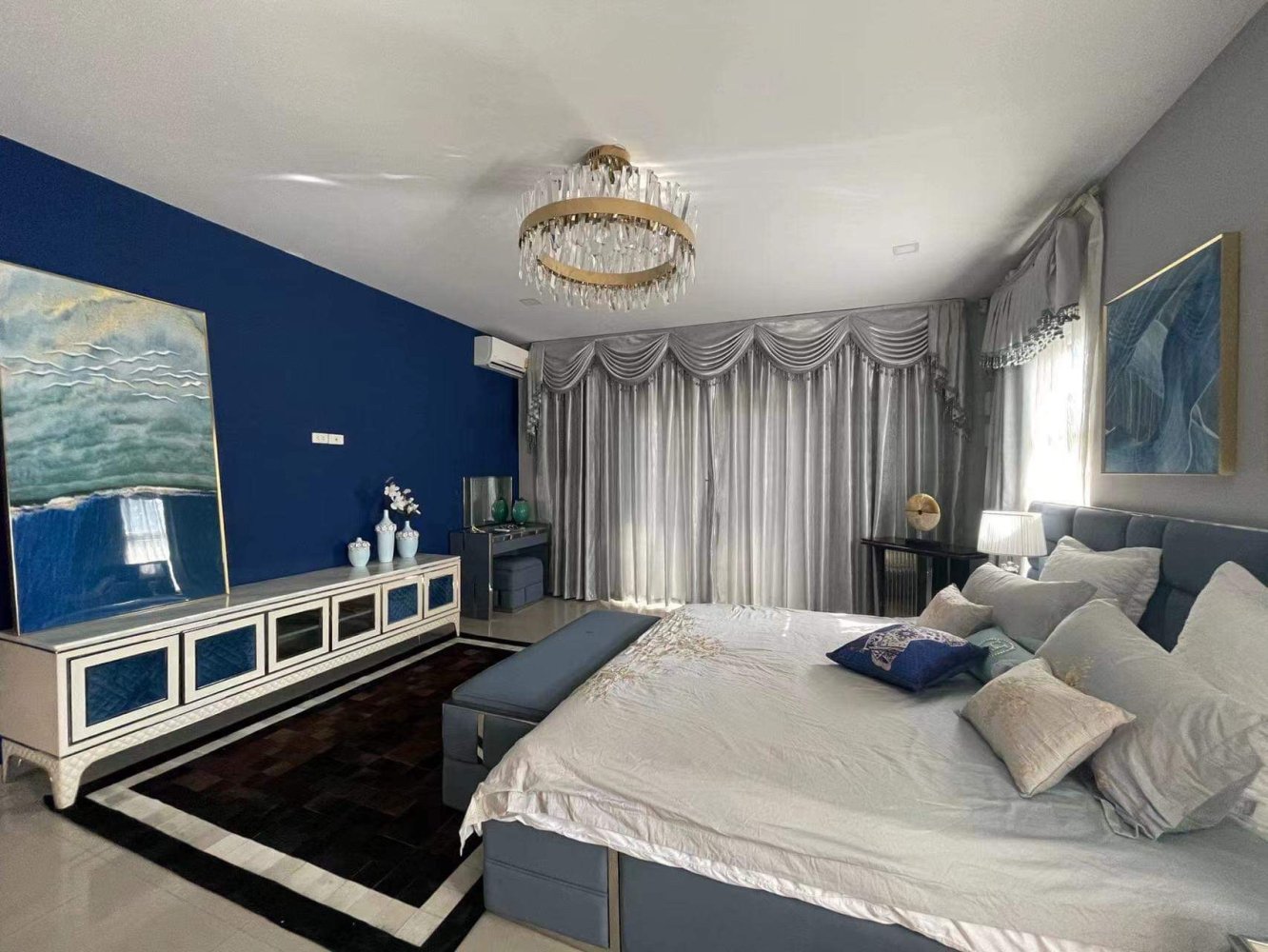 5 bedrooms Villa in Pattaya, Thailand No. 19156