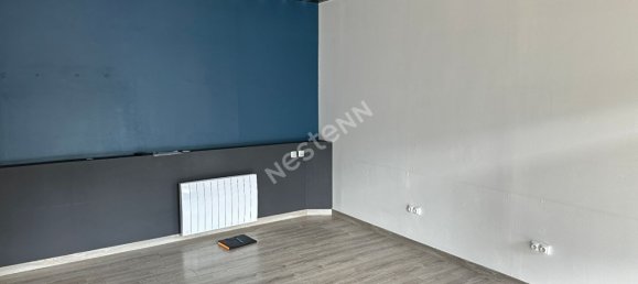 42m² Commercial property in Bar-le-Duc, France No. 259695 2