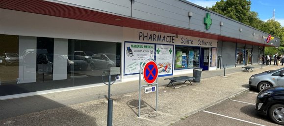 42m² Commercial property in Bar-le-Duc, France No. 259695 3