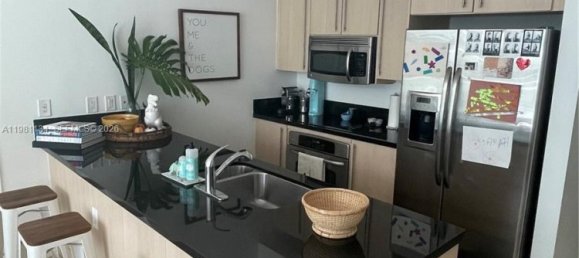 2 Schlafzimmer Gewerbliche Immobilien in Miami, USA, Nr. 615356 12
