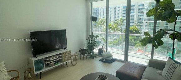 2 Schlafzimmer Gewerbliche Immobilien in Miami, USA, Nr. 615356 8