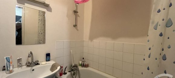 Studio in Lisieux, France, Nr. 358765 5