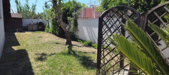 3 bedrooms House in Rome, Italy No. 357022 3