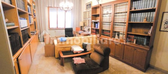 4 Schlafzimmer Wohnung in Cremona, Italy, Nr. 102662 9