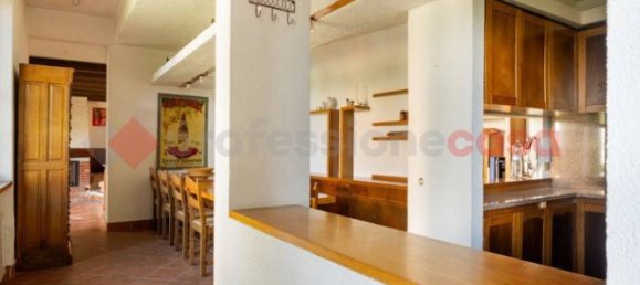 3 bedrooms Villa in Stresa, Italy No. 266919 9