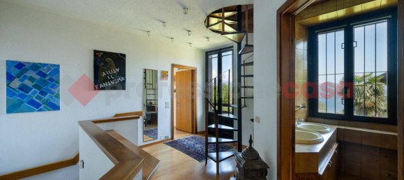 3 bedrooms Villa in Stresa, Italy No. 266919 13