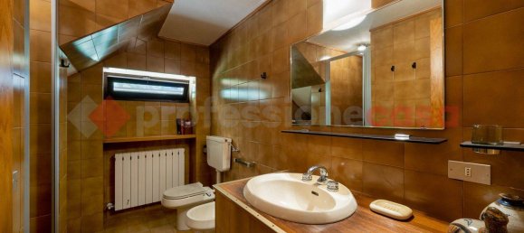 3 bedrooms Villa in Stresa, Italy No. 266919 22