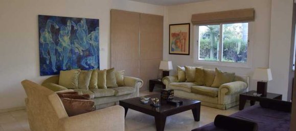 4 bedrooms Commercial property in Limassol, Cyprus No. 67631 3