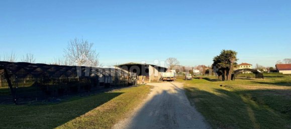Casa de 3 dormitorios en San Michele al Tagliamento, Italy No. 220508 18