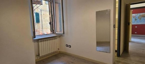 5 rooms Apartment in Genoa, Italy No. 11648 5