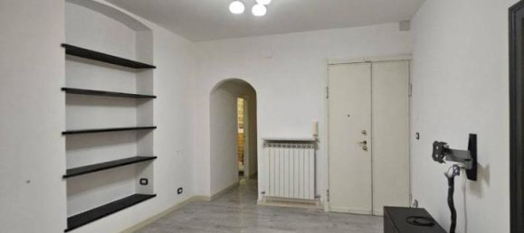 5 rooms Apartment in Genoa, Italy No. 11648 10