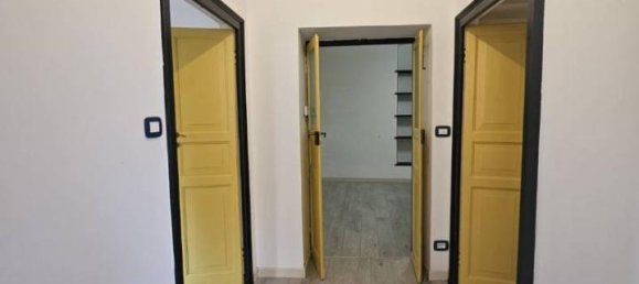 5 rooms Apartment in Genoa, Italy No. 11648 37