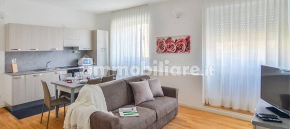 2 bedrooms Apartment in Florence, Italy No. 9933 4
