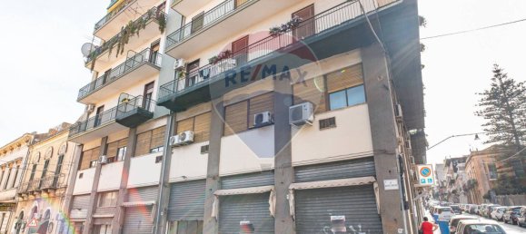 2غرفة عقار تجاري في Acireale, Italy رقم 22904 4