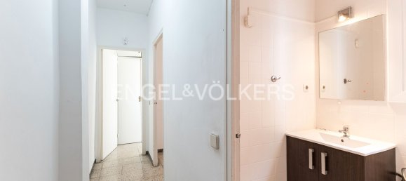4 bedrooms Apartment in Sant Andreu, Spain No. 152467 5
