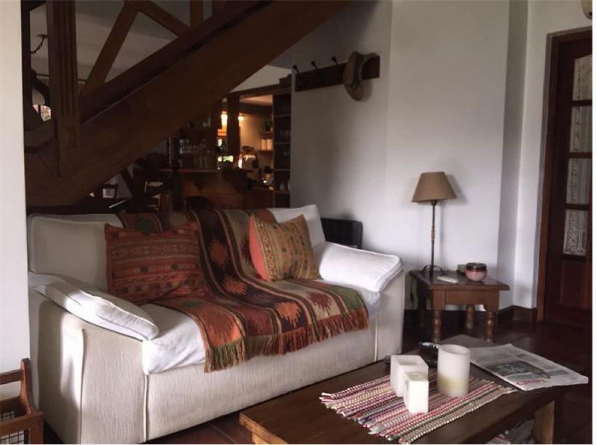 Casa de 4 dormitorios en Pilar, Argentina No. 59258