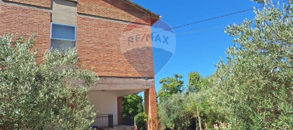 8 rooms House in Trevi, Italy No. 45932 4