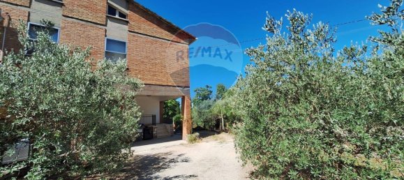 8 rooms House in Trevi, Italy No. 45932 7