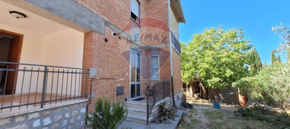 8 rooms House in Trevi, Italy No. 45932 8