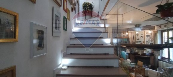 Casa de 2 dormitorios en Tradate, Italy No. 137231 2