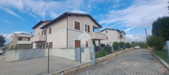 4 rooms Apartment in Spello, Italy No. 129851 14