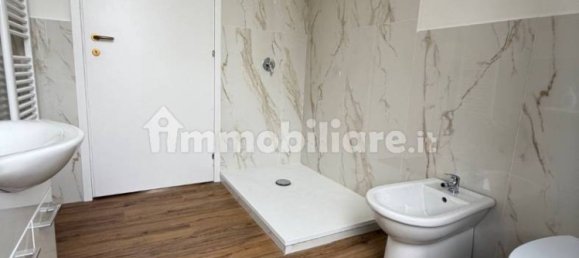 2 bedrooms Apartment in Paderno Dugnano, Italy No. 352205 4