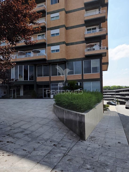 270m² Commercial property in Penafiel, Portugal No. 297021