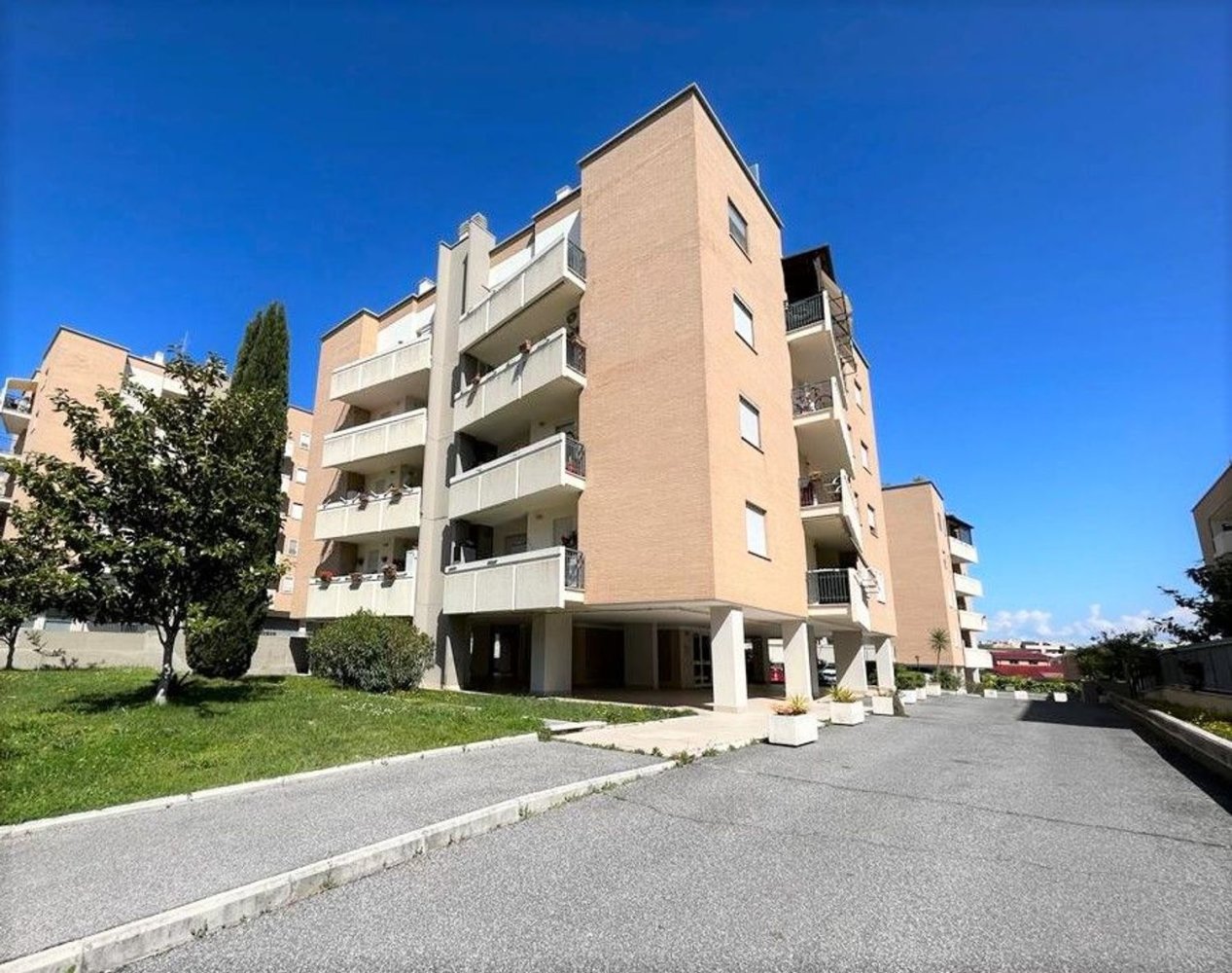 3 rooms Penthouse in Rome, Italy No. 22169