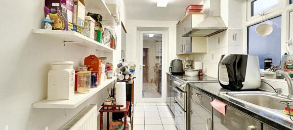 3 bedrooms Commercial property in Hayes, United Kingdom No. 5050 4