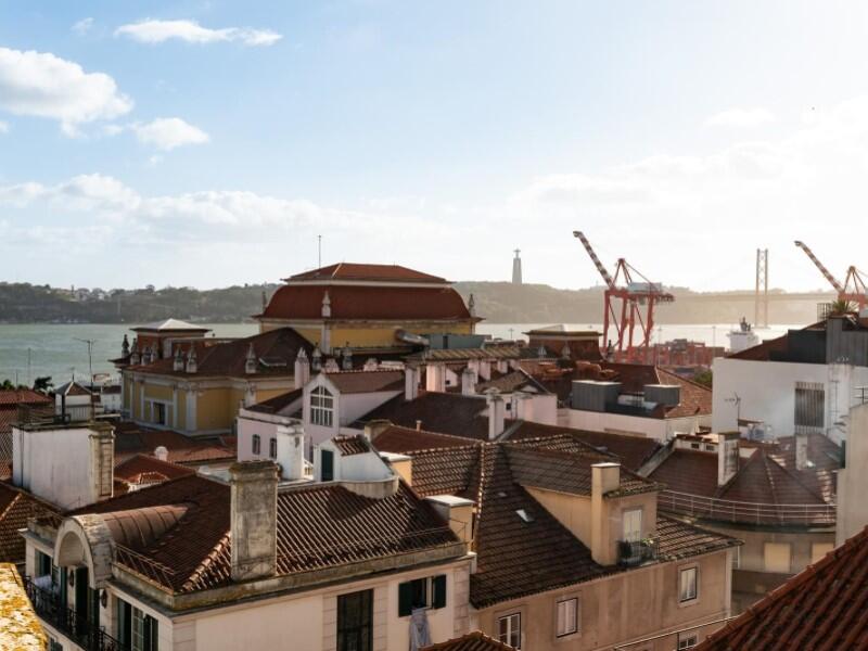 2 bedrooms Apartment in Lisbon, Portugal No. 143718