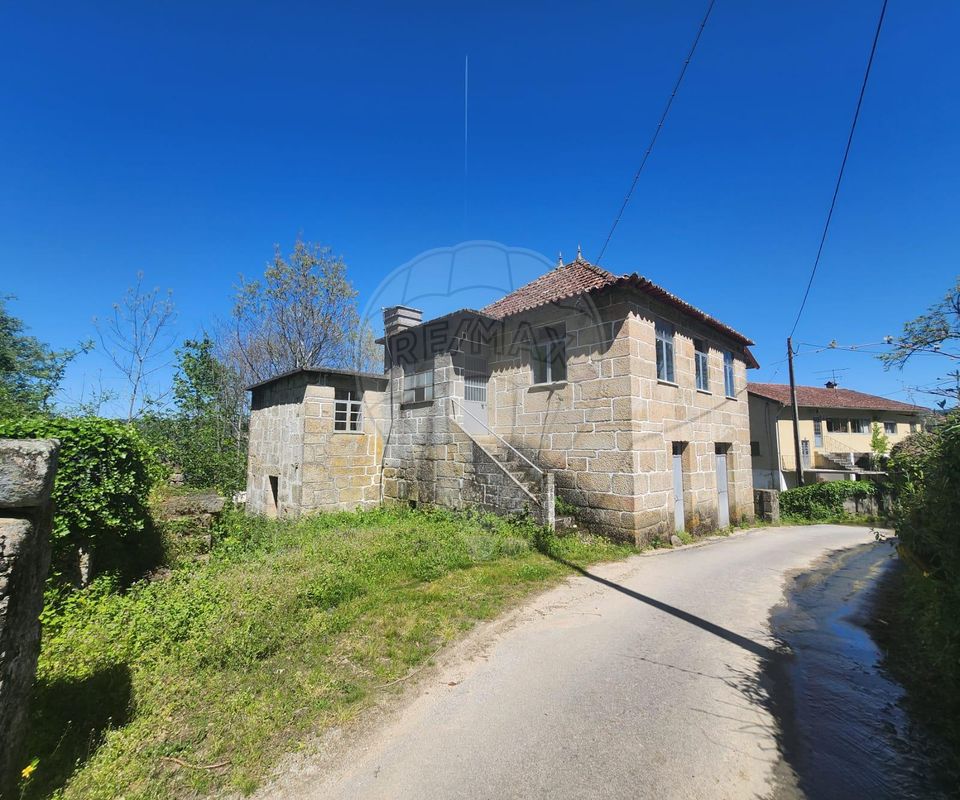 Casa de 3 dormitorios en Vouzela, Portugal No. 177007