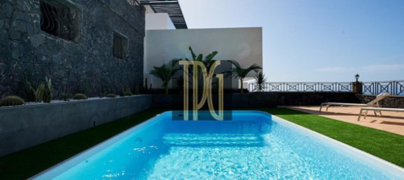 4 bedrooms Villa in Adeje, Spain No. 126805 6