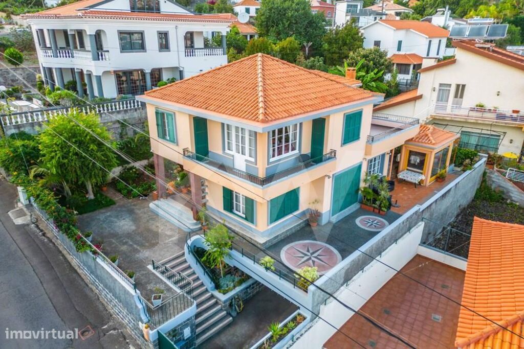 Casa de 5 dormitorios en Funchal, Portugal No. 17230