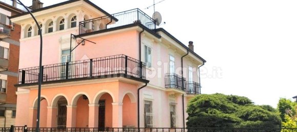 5 bedrooms Villa in Avezzano, Italy No. 78186 2
