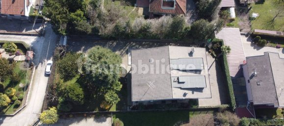 4 غرف نوم فيلا في Cairate, Italy رقم 16313 75