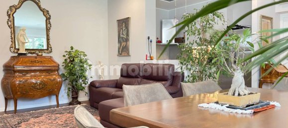 4 غرف نوم فيلا في Cairate, Italy رقم 16313 28