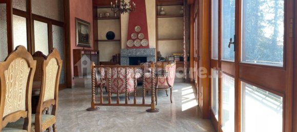 4 غرف نوم فيلا في Cairate, Italy رقم 16313 54