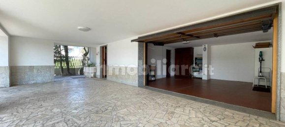 4 غرف نوم فيلا في Cairate, Italy رقم 16313 57