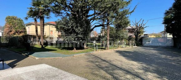 4 غرف نوم فيلا في Cairate, Italy رقم 16313 3