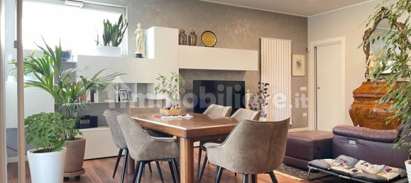 4 غرف نوم فيلا في Cairate, Italy رقم 16313 26