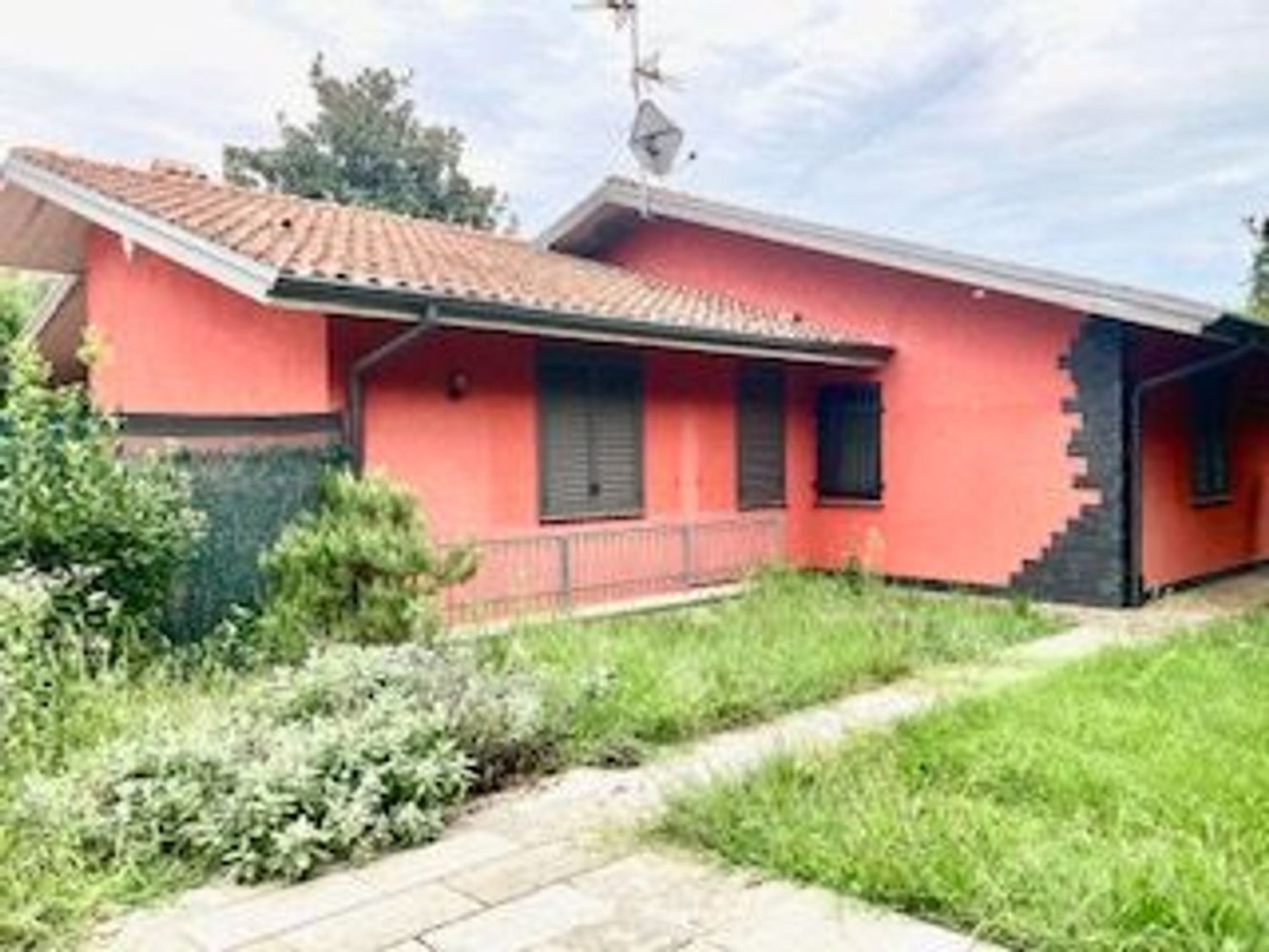 6 bedrooms Villa in Bonate Sopra, Italy No. 383404